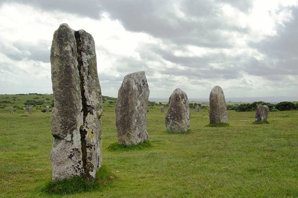ancientorigins's tweet photo. Hidden Fourth Circle at #Mysterious 4,000yo Standing Stones in Cornwall to be Investigated - https://t.co/EEp5zGRuup https://t.co/glVyHIRq1t
