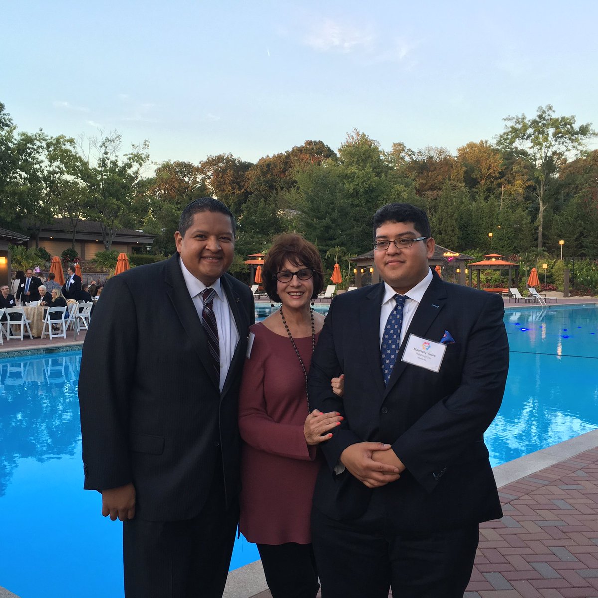 jcvides's tweet photo. Congrats to my brother Mauricio Vides #libnmillennial https://t.co/GsVKjaG4fK