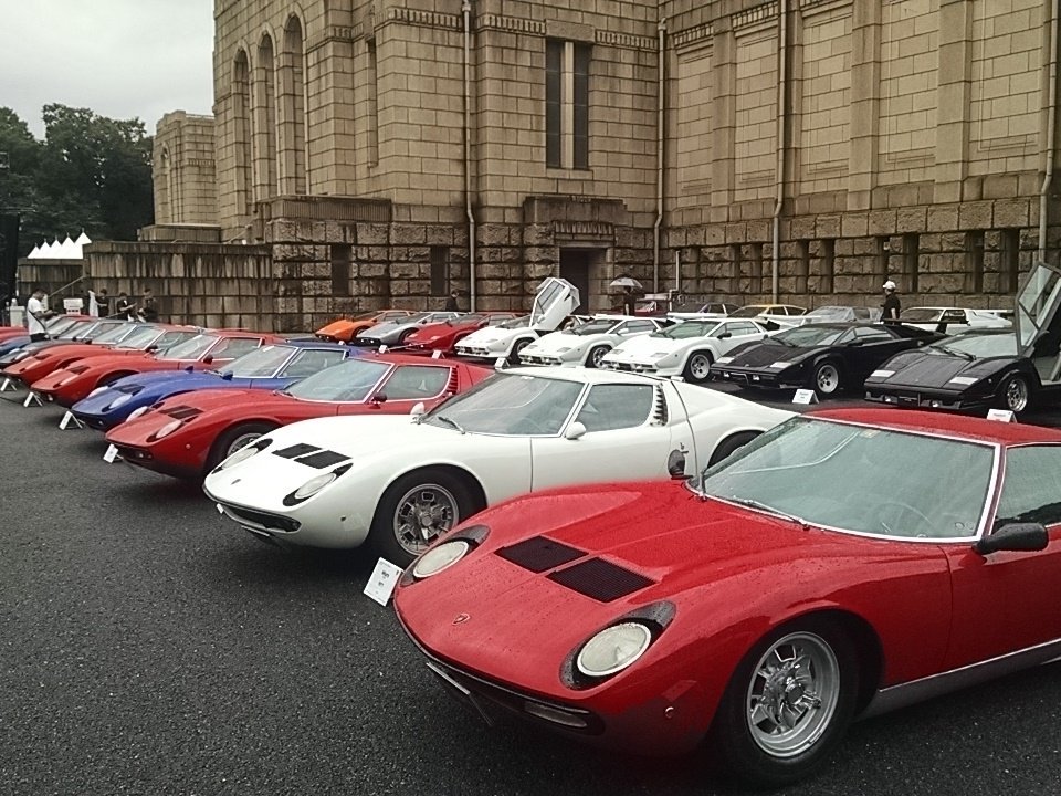 A picture out of a dream. A row of Miuras ahead of a row of Countachs! <a href="/Lamborghini/">Lamborghini</a>