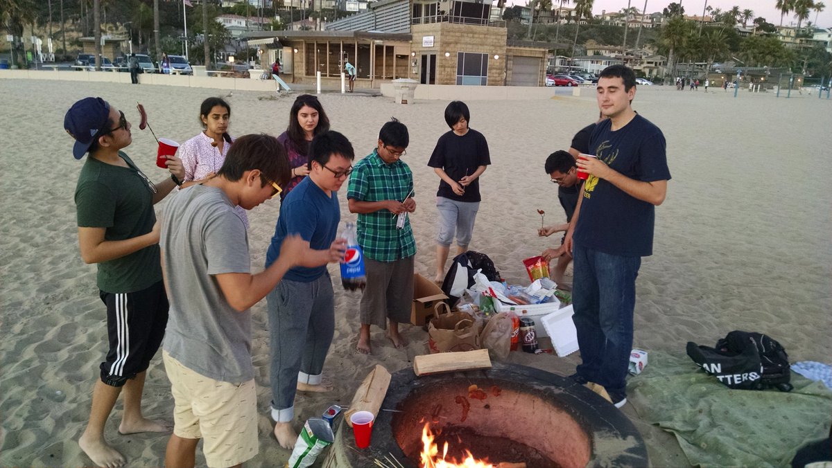 CalPlug's tweet image. CalPlug end of summer bonfire #CalPlug #Calit2uci