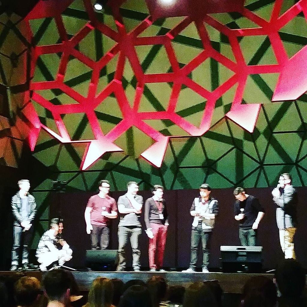 zerafinazara's tweet image. Oh yeah- #mictechnique masterclass for #ausaca @vocalaustralia all - male group sounding s… ift.tt/2cA576f