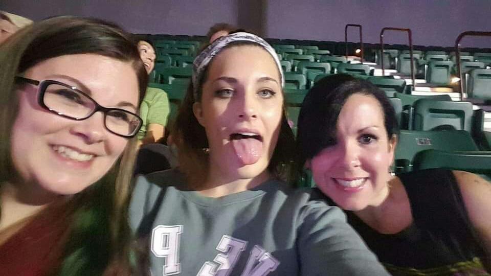 jcleora's tweet photo. Waiting for the @dixiechicks!!! #DCXMoline https://t.co/GVLmEalhLW