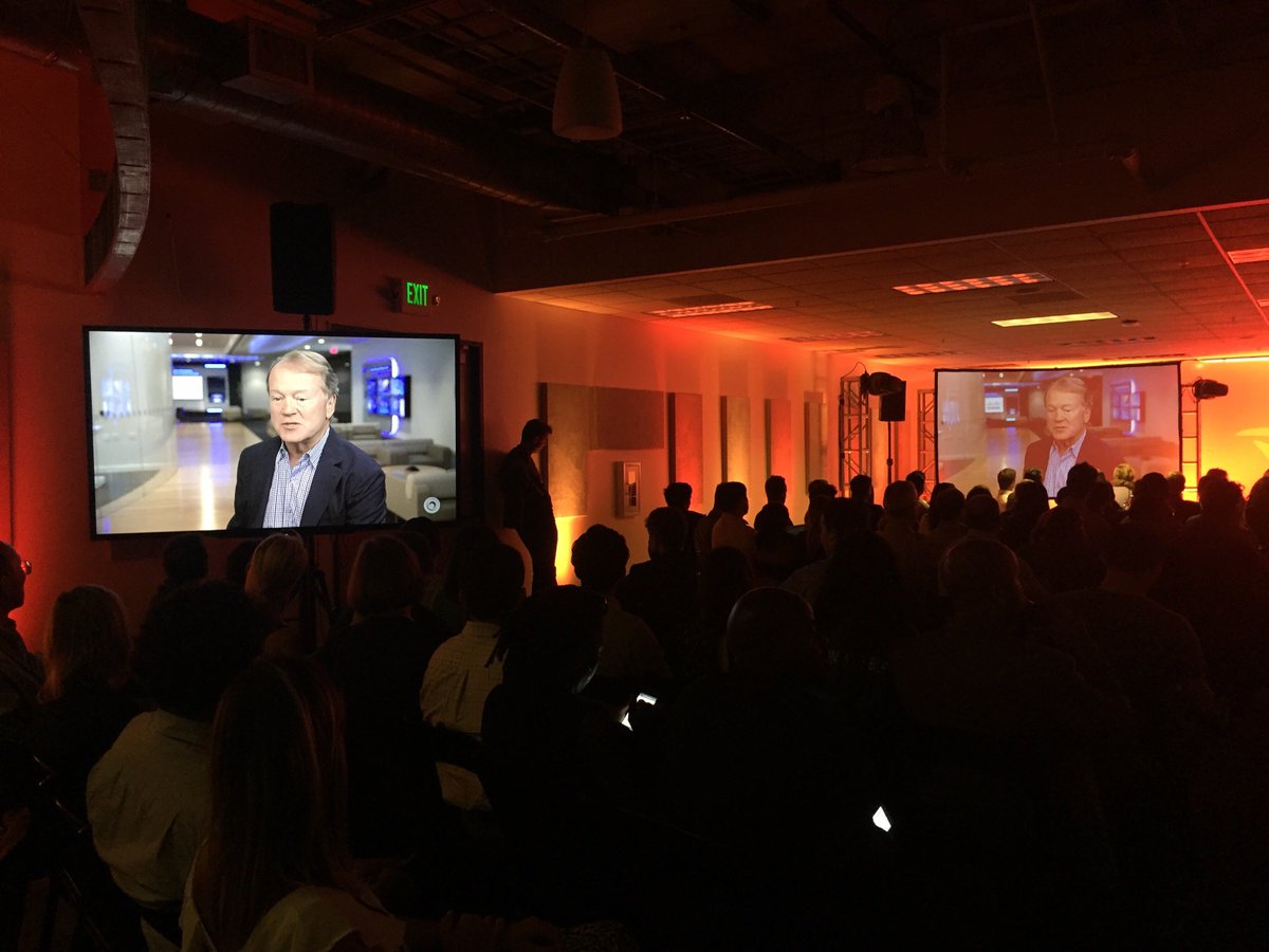 The Hall of Fame video is rolling here at #pioneersummit. It's full of amazing tributes from #tech #leaders.