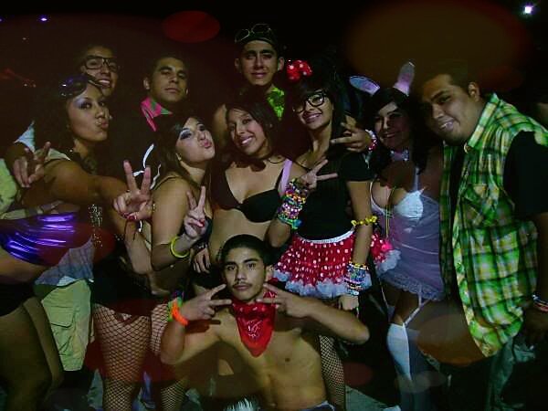 steph_lovez's tweet photo. #ThrowbackThursday my first big rave #monstermassive09 #EatSleepRaveRepeat #plure https://t.co/3ZYqAhp1SW