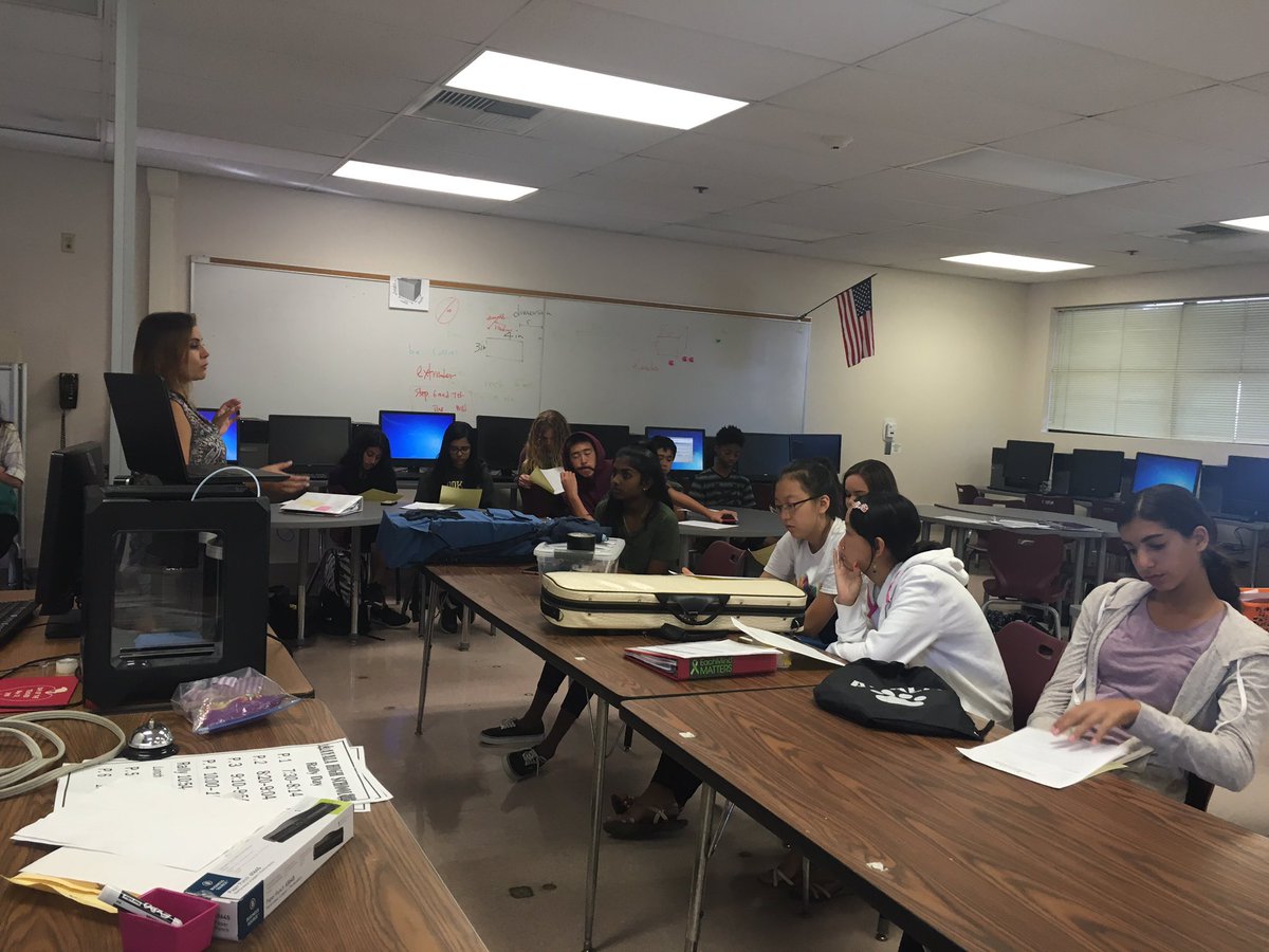 Orientation for a new cohort of <a href="/ChaffeyHSP/">ChaffeyHSPartnership</a> students at Ayala HS @CVUSDNews #DualEnrollment