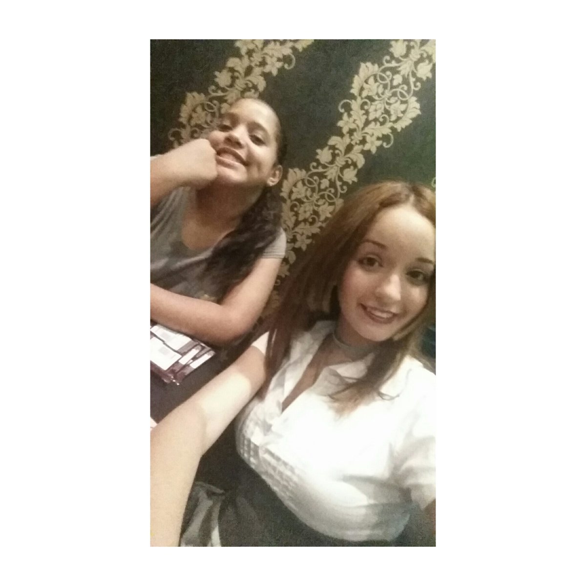 AshleyyTeam's tweet photo. Esta Fue Nuestra Ultima Foto, @Ashleymusica 😭❤👭 https://t.co/wHf93QNqJ7