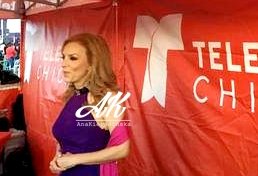 <a href="/LauraFloresMx/">Laura Flores</a> siempre tan linda con los fans ♥  <a href="/TelemundoCHI/">Telemundo Chicago</a> #ElGrito #ElGritoChicago #VivaMexico