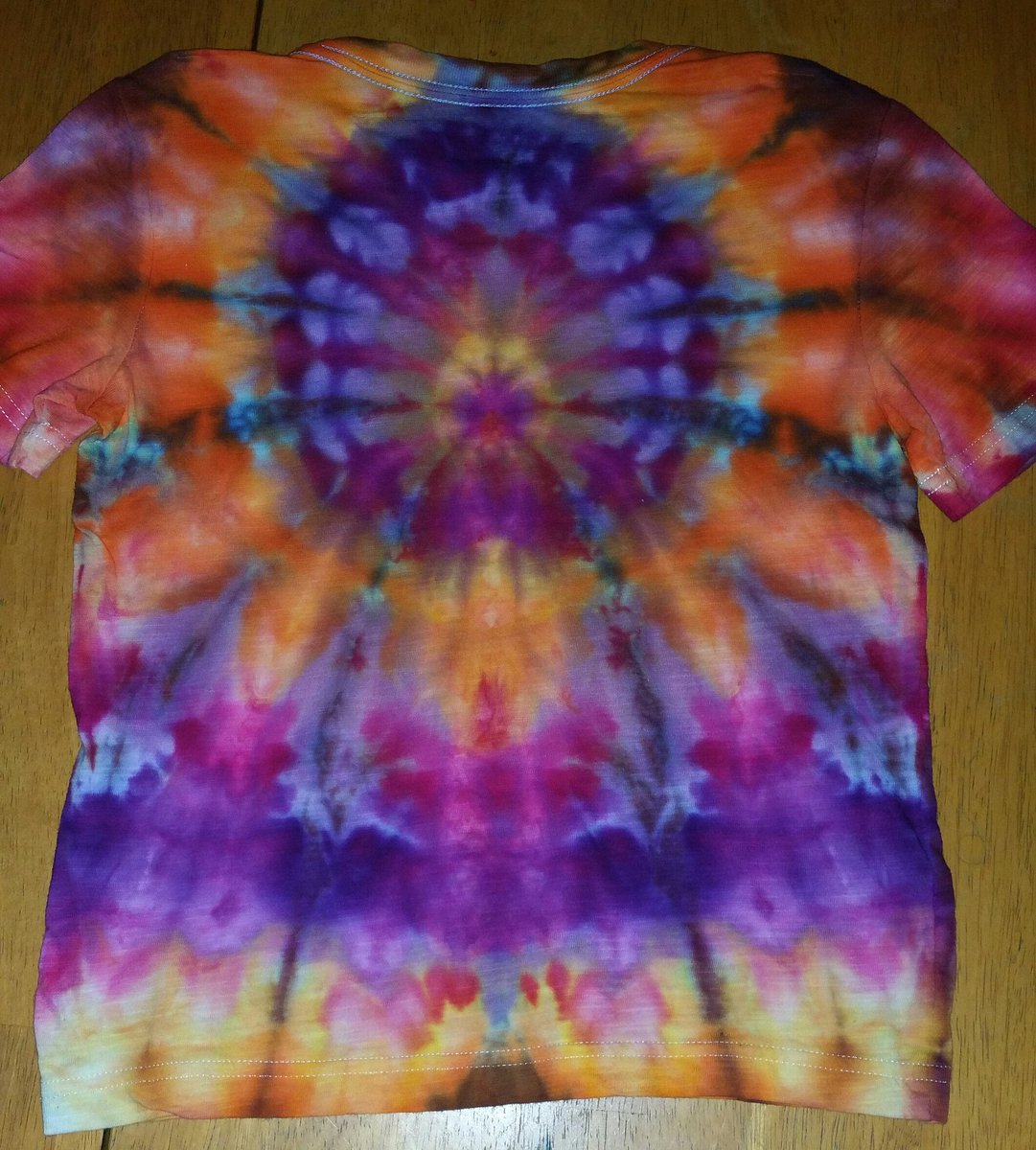 jasecase13's tweet photo. Spider Dye! #tiedyeisart #icedye #jaydyes #psychedelic #art #tiedye #spiderdye # https://t.co/eJZiRkIDg6