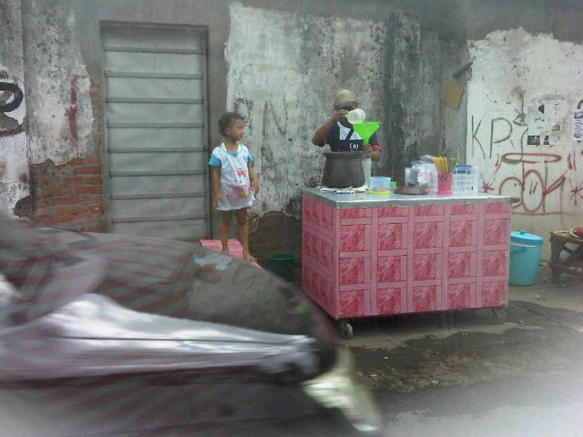 JuliIndawati's tweet photo. Daddy's Dawet Drink for sale! Location: Banyu Urip Street, Surabaya #HelpingDaddy #SellingDawet https://t.co/zcjsy2coIk