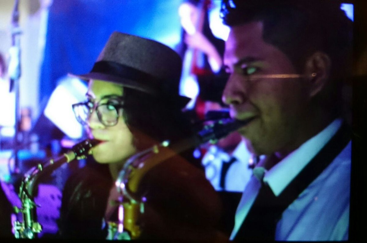 estoestodo_'s tweet photo. BIG BAND JAZZ Y CHOIR UCZG Universidad Católica Santiago de Guayaquil presente en el @MUCfest @MunicipioCuenca https://t.co/YP2PnWByTQ