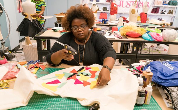 EW's tweet photo. 16 designers meet at a party, only 15 walk out. Read our #ProjectRunway recap: https://t.co/hyCUKckDD7 👠 https://t.co/StcKGlmuYQ