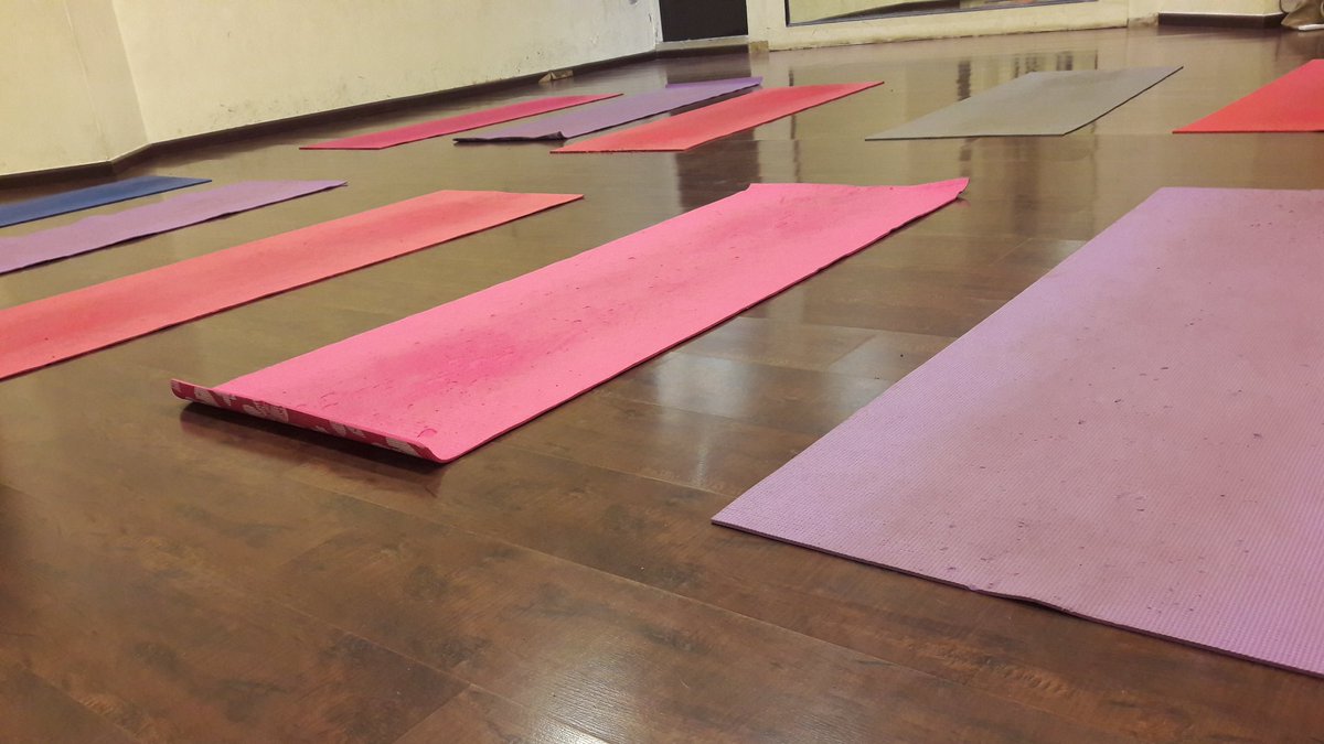YogaMat4's tweet photo. Good morning!!! what a wonderful day!!! Eagerly waiting for the folks to come and use me😊😊#followmefollowback https://t.co/1Dnys9Y2C9