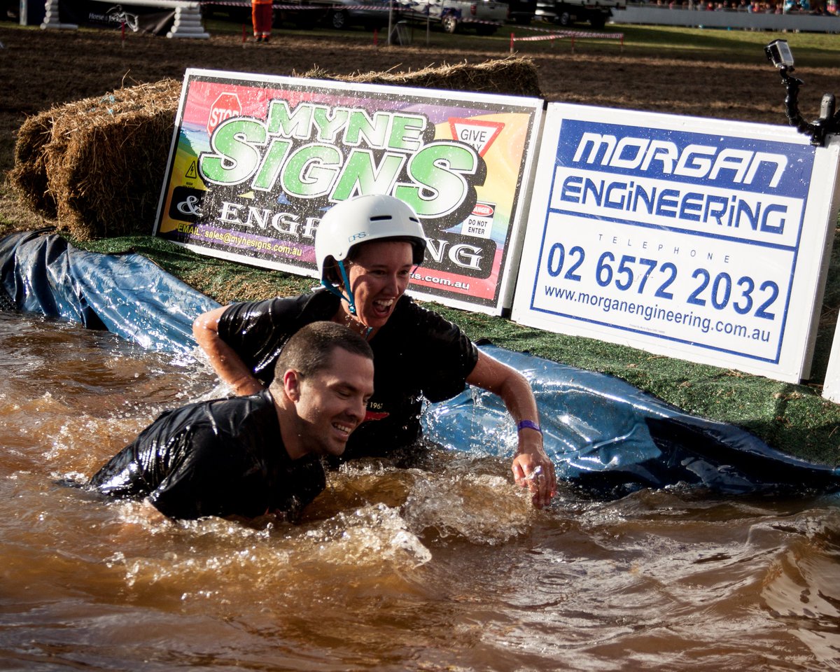 auswifecarry's tweet photo. 1 week to go! Get your entries in for 2016 Oak Australian Wife Carrying Titles Enter @ https://t.co/FenVbh8A6G https://t.co/zXgZU0vlnN
