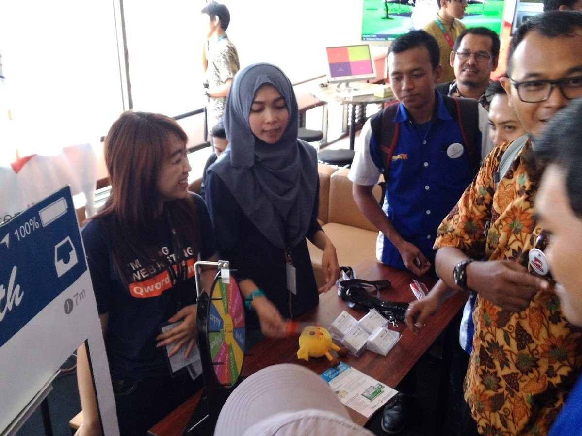 festikaceh2017_'s tweet photo. .
Rame nya booth @Qwordsdotcom ada kuis &amp; game berhadiah #Festik2016 #CanDoRI https://t.co/cHcu4gA61I