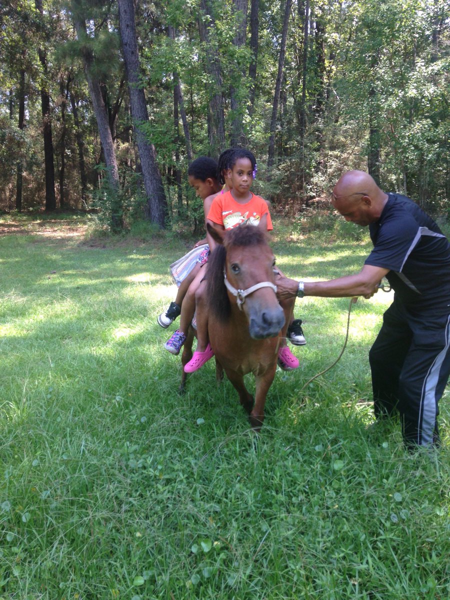 minecraftis6's tweet image. My 2. Girls wit there cus😄