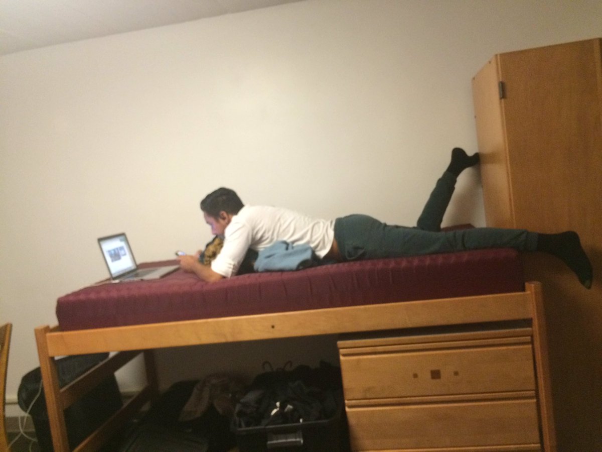 PHILo_virus's tweet photo. Move out party is going well @virusesindanews #vitn @Travis_HasVirus https://t.co/qwdF2R41LB