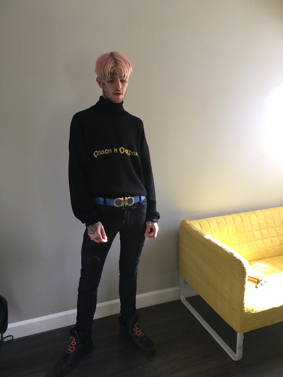 Lilpeep's tweet photo. From Russia with love https://t.co/Ekod7OLs8k