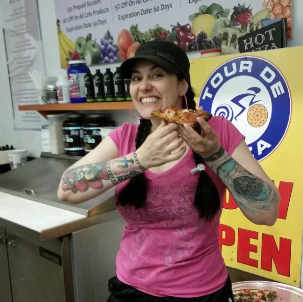 FuckFaceXHW's tweet photo. nothing beats chicago pizza! love my boo boo fuck PoundMyBellaAndPizzaAreBadAss https://t.co/WeoAM5dDu7