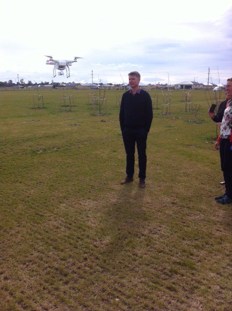 HaydenShaw32's tweet image. #playingwithdrones @RollestonCol @shanks_lynda in control, @SteveSaville12 deep in thought