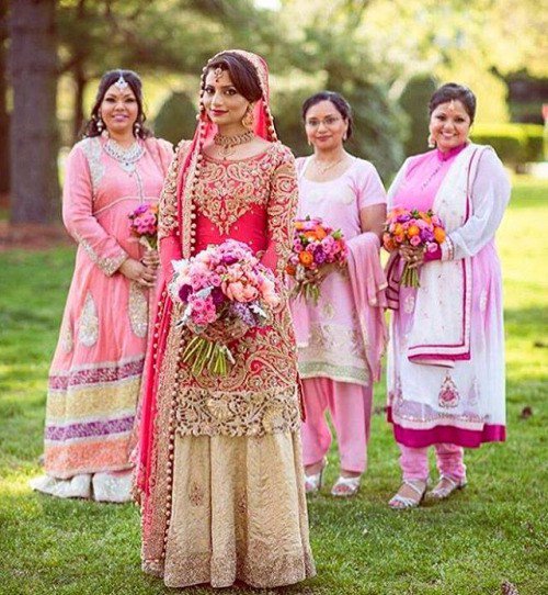 informer_sa's tweet photo. A gorgeous array of #pink and of #fashion styles for the #bride… https://t.co/Q6Me45KDtZ https://t.co/HwyehlCeAL