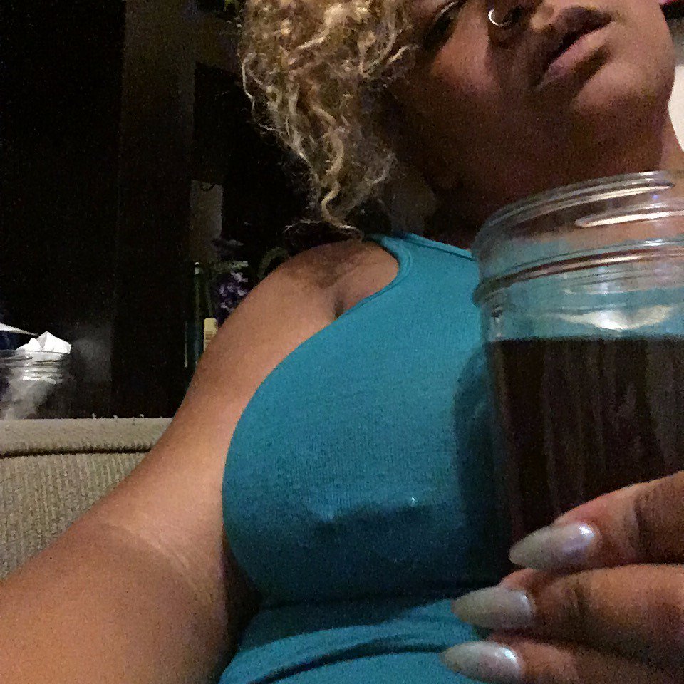 MxAvalonBlack's tweet photo. relaxing before my shift this weekend. come play w/me Saturday!
#thirstyThursday #FemmeDomme #nipples #fantasymaker https://t.co/Ym6bdic78E