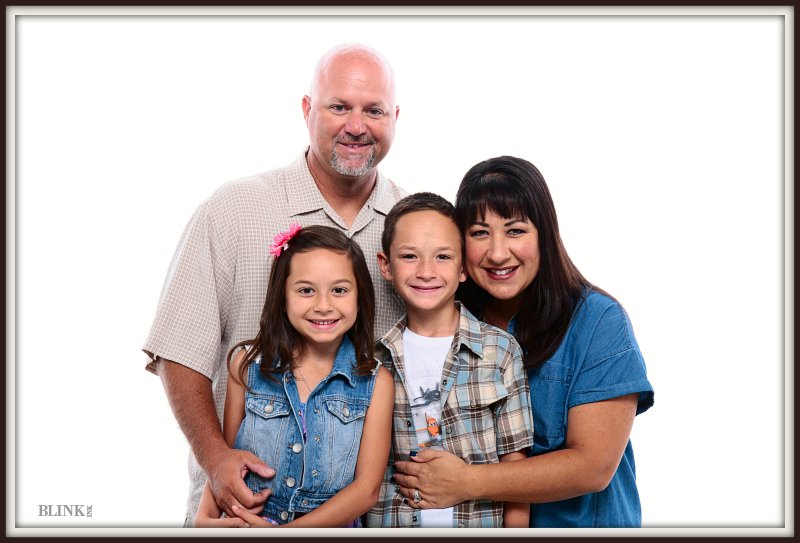 Get beautiful family portraits in minutes with <a href="/BLINKINCBLINKS/">BLINK INC</a> #BlinkInc #BlinkIncBlinks #ad ow.ly/ftqs304eR3X