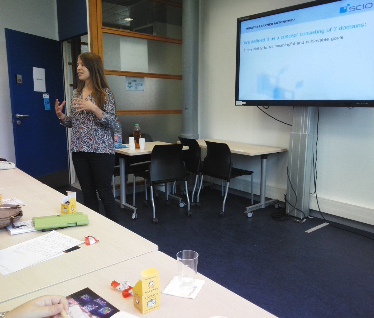 LeasLearning's tweet image. #ectel2016 #iwta16 Lenka of Scio in a lifely interaction with the workshop attendees.