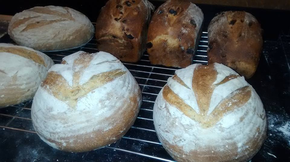 IndieFude's tweet photo. Ken from #GoYeast is with us instore 2moro from 11am, to teach us about #SourdoughSeptember #freestarters #realbread https://t.co/uoiPHHEiYd
