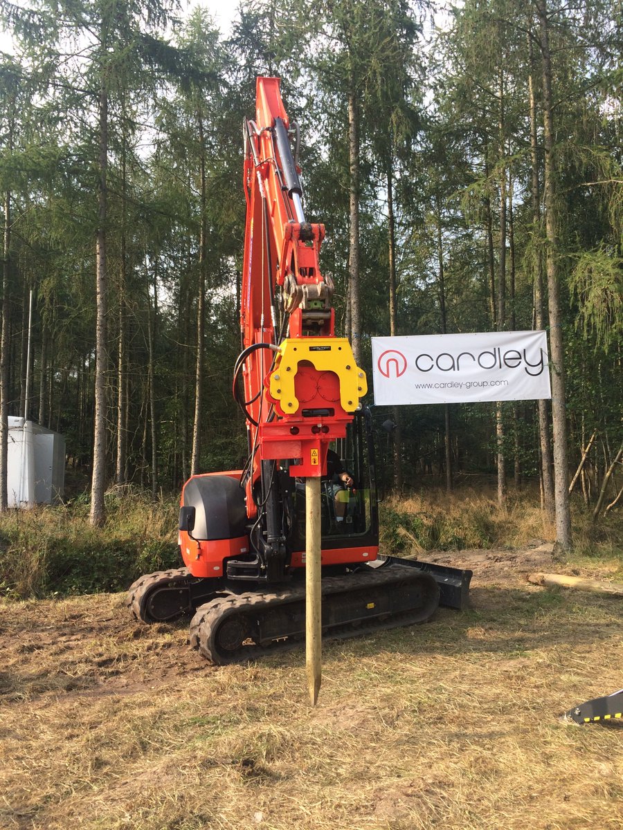 cardleybingham's tweet photo. Another impressive shot of our Post Driver doing what it does best at @APFExhibition #APF2016 #PostDriving #Forestry https://t.co/X456m0RLg9
