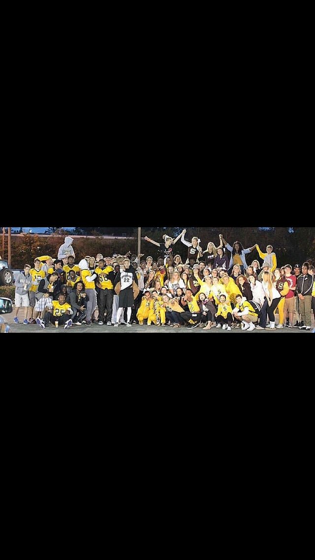 Dre_Day0's tweet photo. Throwback #hoco2015 https://t.co/QnuZCth7az