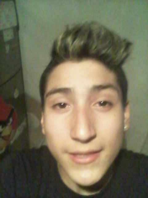 BOrcuno's tweet photo. Levantadito para ir ala esku 

_ignoren mi cara por favor 😀 https://t.co/mlK332gmVI
