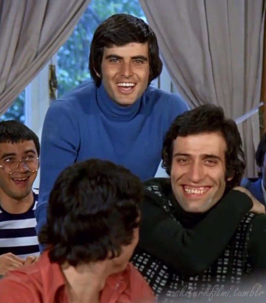 BÜYÜYOR MUYUZ NE?

Oya Erdoğan..
Adile Naşit..
Kemal Sunal..
Zeki Alasya..
#tarıkakan 

Çocukluğumuz gitti tek tek.