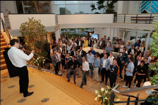 ProgressBE's tweet photo. Nagenieten van de geslaagde #DatanewsPRdrink #networking #workinginict. Alle sfeerbeelden: https://t.co/zmw9K8V1Ab https://t.co/OMkh4A1Ggm