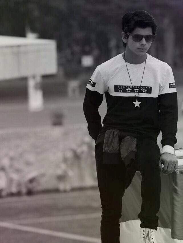 SiddharthNFans's tweet photo. And here is the OFFICIAL FB page of our #Superstar @siddnigam_off 👉 https://t.co/N7xdNzFiFT 
Do like &amp; share ☺️💕 https://t.co/WLZPPuZFLT