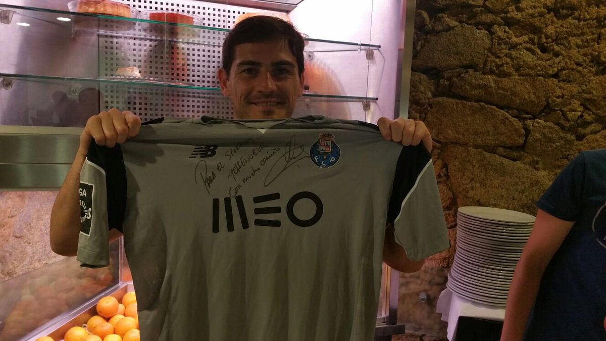 sptorrenuevacr's tweet photo. Gracias por ayudarnos con tu camiseta  @CasillasWorld Será sorteada para recaudar fondos! #SomosPorto #VamoSporting https://t.co/PX5oyrWxSo