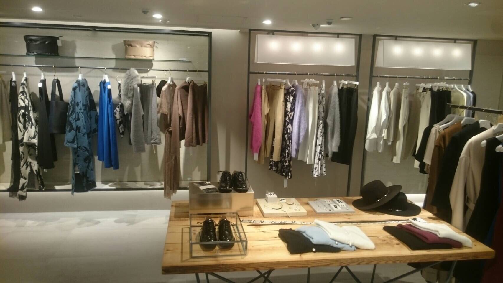 Fray I D 公式アカウント Twitterren 西武池袋本店 本館中央3fにfray I Dがopenいたしました レースワンピースやニットコンビワンピース ノーカラーコートなど人気商品も多数取り揃えております 広々とした店内でゆっくりとご覧いただけます ぜひお越しください Fray I D 公式アカウント Twitterren 西武池袋本店 本館中央3fにfray I Dがopenいたしました レースワンピースやニットコンビワンピース ノーカラーコートなど人気商品も多数取り揃えております 広々とした店内でゆっくりとご覧いただけます ぜひお越しください