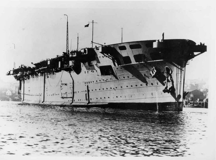 DavidWDoughty's tweet photo. The #HMSArgus. One of the first #aircraftcarriers built. It lasted through #WW2 - https://t.co/Xy2fTYQ5g4 https://t.co/0CJ4Fpr74H