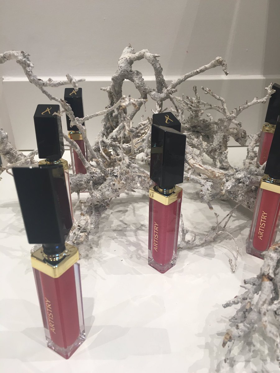Feliz con las novedades de <a href="/ArtistryUS/">Artistry US</a> llega un nuevo #labial con sorpresas, disponible n Octubre #Artistryglamsquad