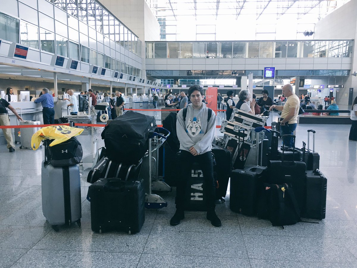 HoodieAllen's tweet photo. ✈️✈️✈️ https://t.co/PSMuw2MFro
