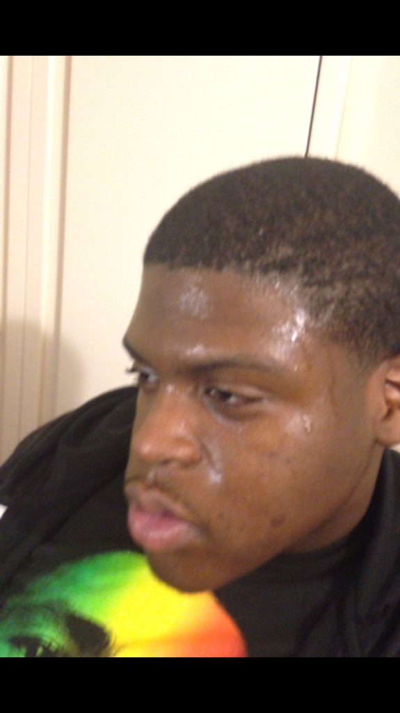 Ay_Gunna's tweet photo. How you be in the chair when ya barber on vacation and you gotta try another barber in the shop https://t.co/ntNq1nn9gz