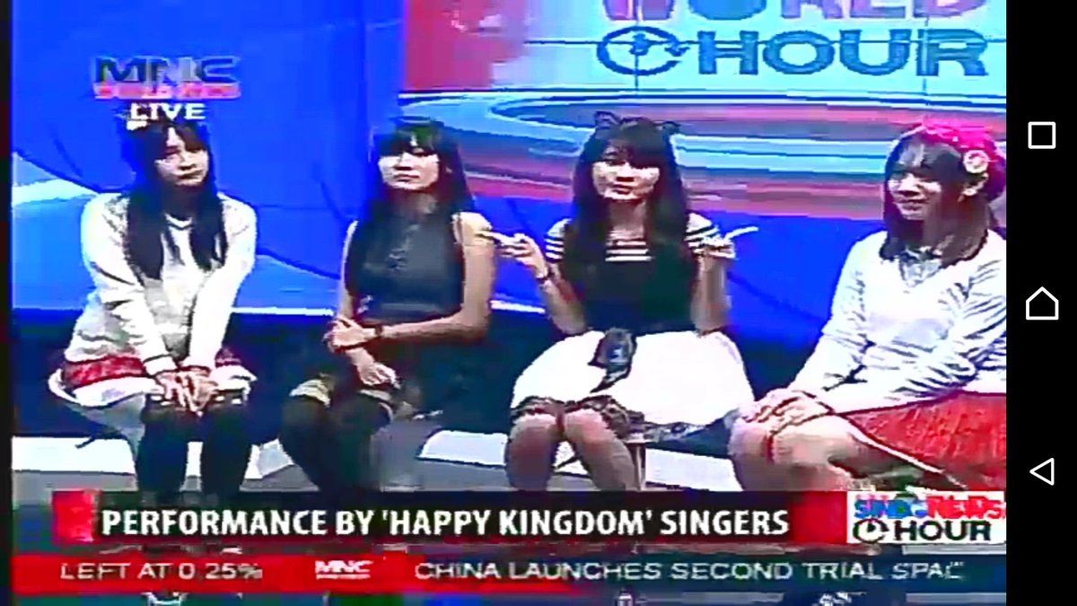 Tsaabit97's tweet photo. Ada @racheltjhia @MelianaMarthina @CandyLove_ID .. Di mnc worldnews.:D https://t.co/59tSvG0Jsn