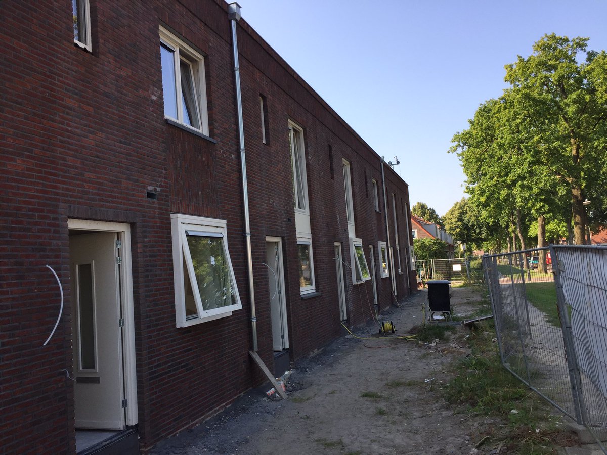 Mooie #metseldetails in #ens <a href="/albertkaptein/">albert kaptein</a> <a href="/KKoffeman/">klaashessel koffeman</a>. <a href="/bauh/">B</a>