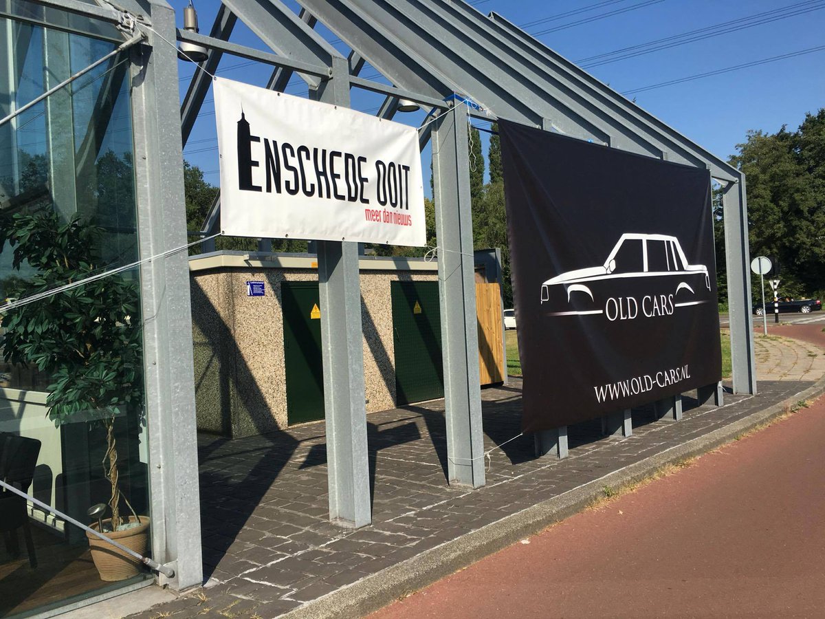 ThreeManagement's tweet photo. 25 sept. 10-16 Young and Oldtimerday bij snackbar #deHaven in Enschede. #EnschedeOoit is er bij! #ManagementThree https://t.co/uFfdv3yp1N
