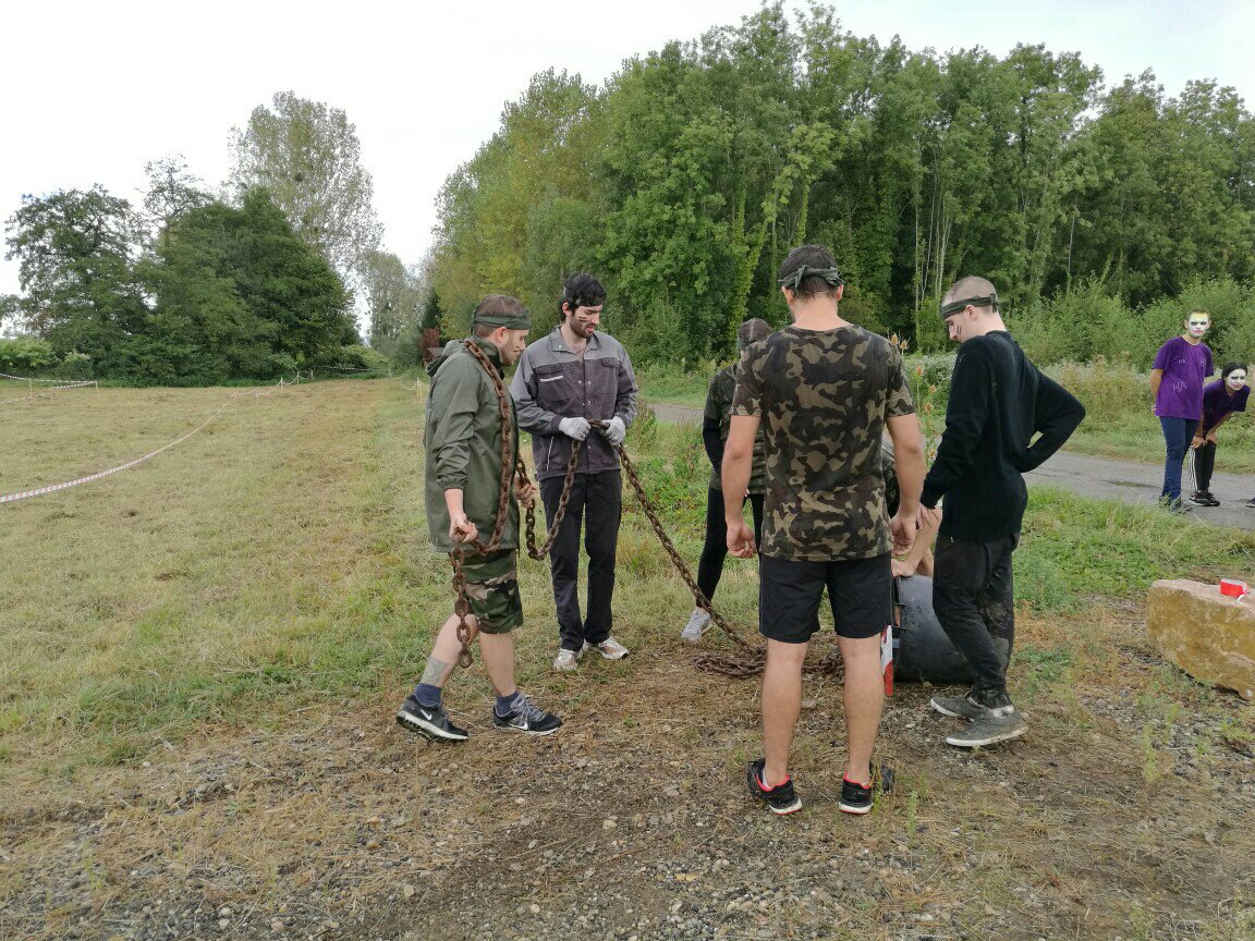 ESCEN_school's tweet photo. Esprit d'équipe et exercices : aujourd'hui c'est l'#ESCENbootcamp 🙌💪 https://t.co/KGEWDpWNyK