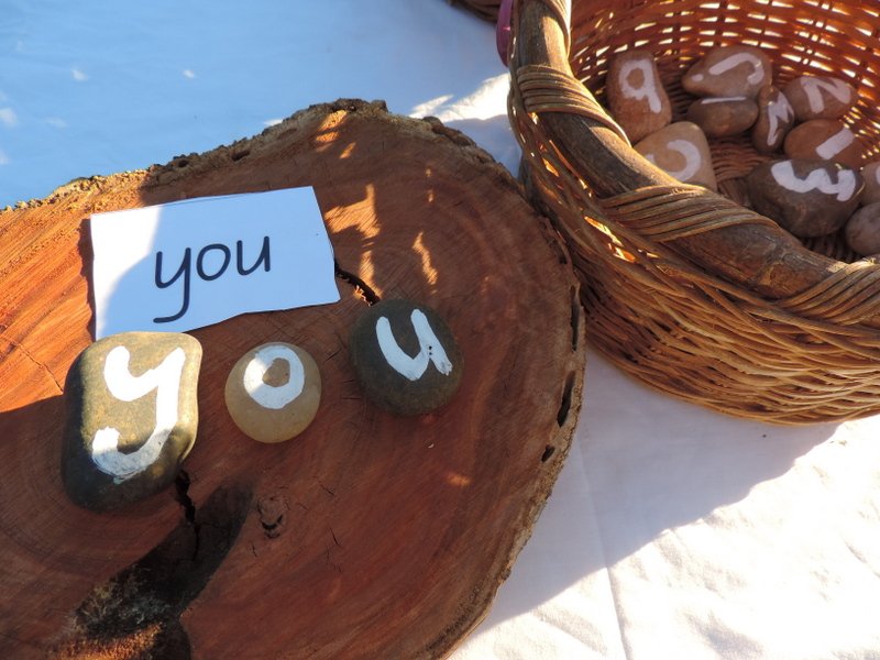 MayhemJode's tweet photo. Ideas for taking sight word learning outdoors >https://t.co/787fpQ4oeV #eytalking #earlyed #eceteacher #eyfs #teach https://t.co/K8xA98pmL4