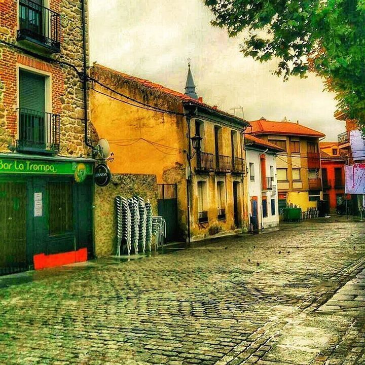 elespinar_org's tweet photo. "Calles tranquilas" por unas horas las calles ya limpias permanecen tranquilas en #ElEspin… https://t.co/Lne68pva5j https://t.co/sUUdwk9YLv