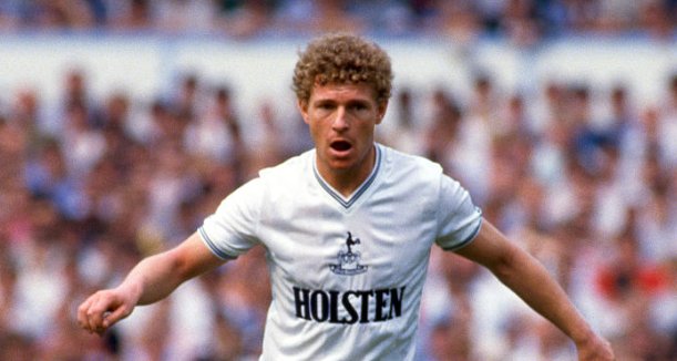 BBCSport's tweet photo. Meet the former FA Cup winner who's falling in love with the competition all over again... https://t.co/AlY49uYr3a https://t.co/iKnGDMHjV4