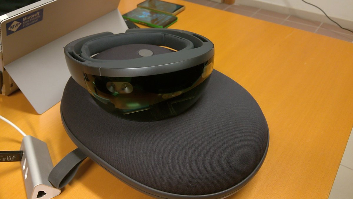 marcominerva's tweet image. Abbiamo un intruso :-) #XamarinDevDays /w @marcodalpino @DotNetToscana