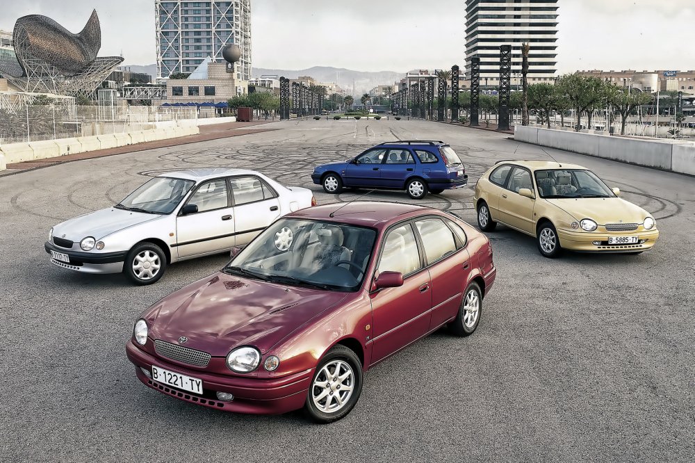 periodismomotor's tweet photo. El Toyota Corolla cumple 50 años. Hacemos un repaso a la historia del modelo ➕ vendido del 🌍 https://t.co/Qvdud6nI9a https://t.co/s4QdTRYdJ1