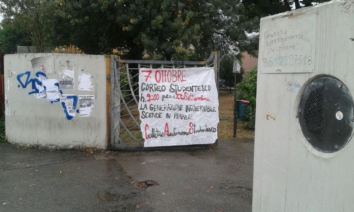 CasBologna's tweet photo. Altri volantinaggi alle Aldini, Rosa Lux. e Isart: verso corteo #7Ottobre #CacciamoRenzi #GiovaniIngovernabili https://t.co/mA0Llq7JZR